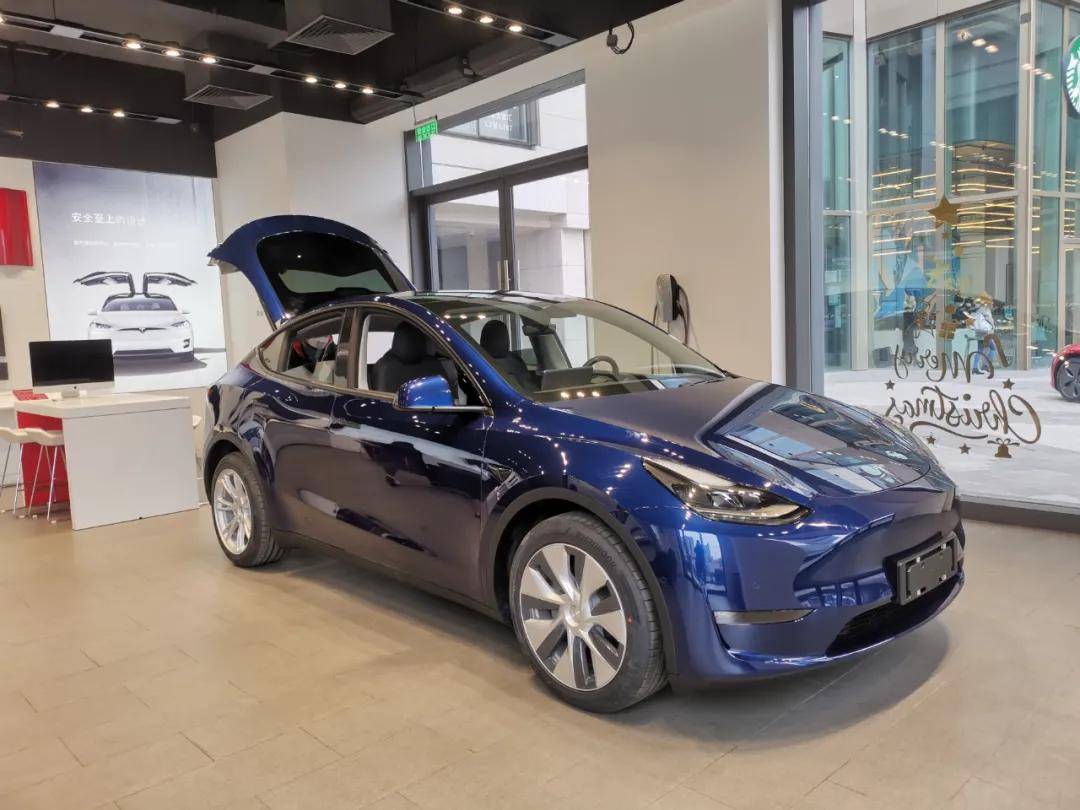 调查丨价格真被“打下来了”，BBA新能源车型打六折成常态