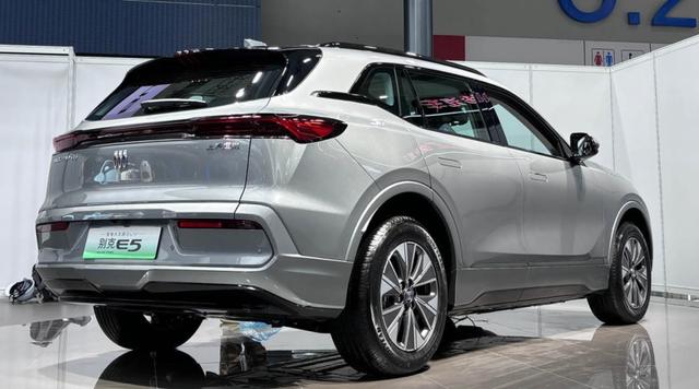 别克E5新增车型上市 售价21.19万元