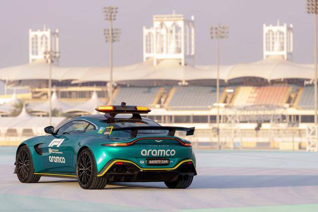 F1赛车配色 阿斯顿·马丁DBX特别版官图发布