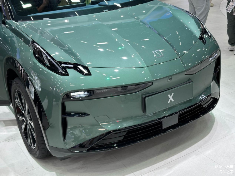 2025款极氪X正式上市 售价20-22万元