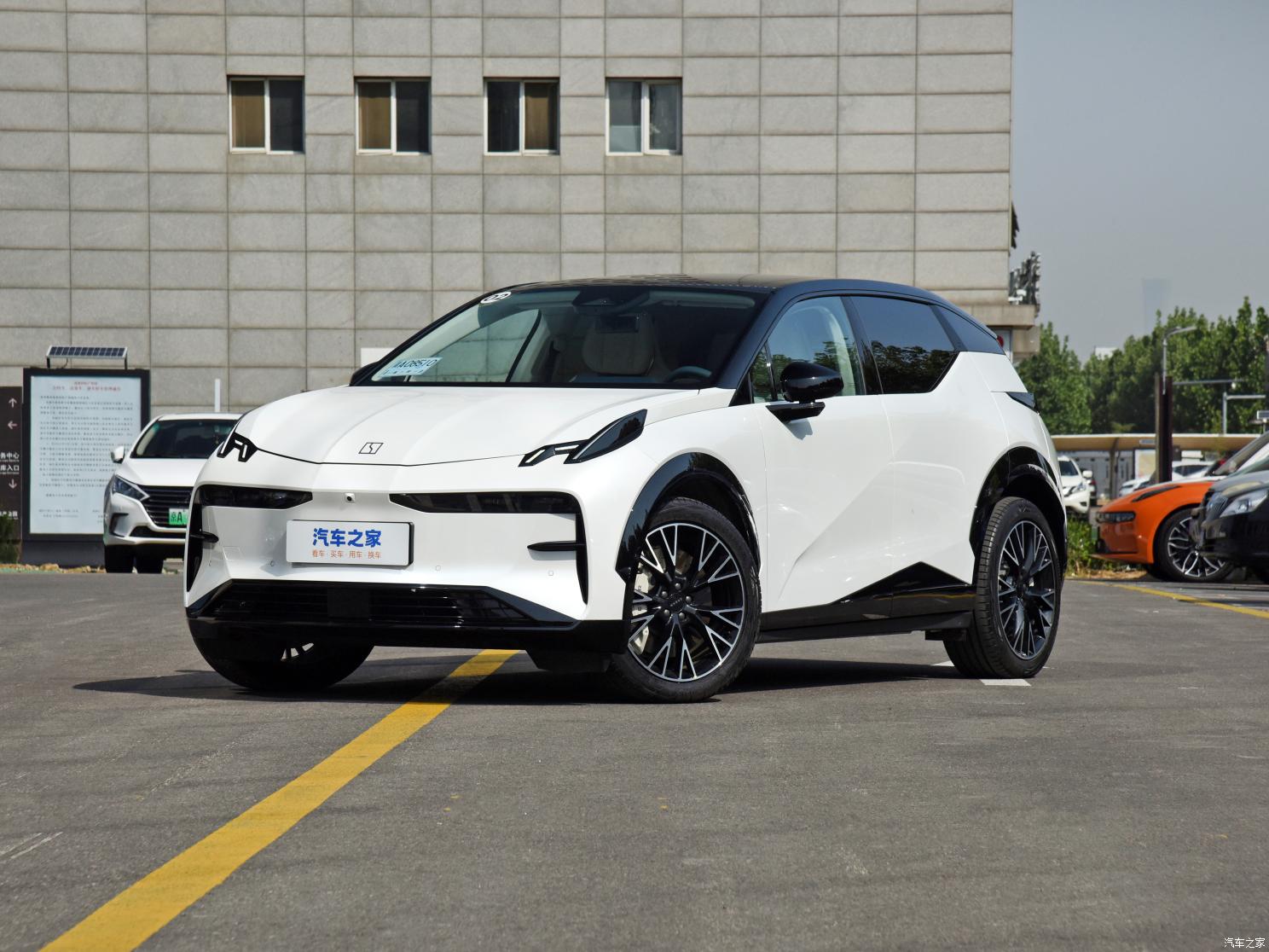 2025款极氪X正式上市 售价20-22万元