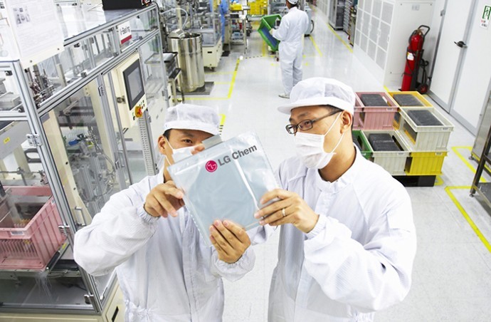 LG新能源与中国材料公司洽谈，为欧洲生产低成本电动汽车电池