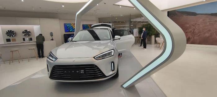 赛力斯25亿“收编”问界后，华为车BU盈利还得靠引望