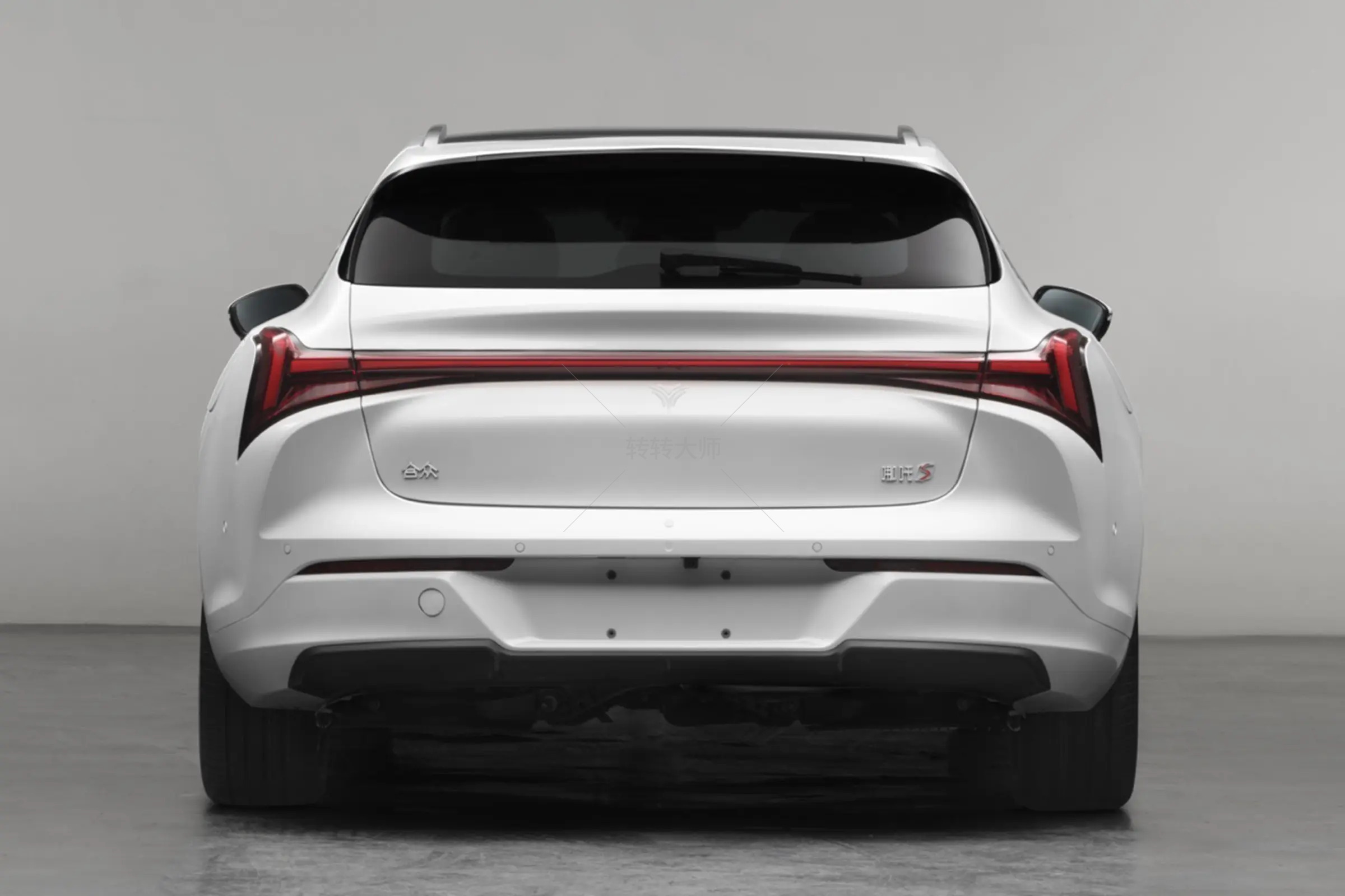 哪吒S猎装正式上市 全球唯一增程猎装轿车15.99万元起售