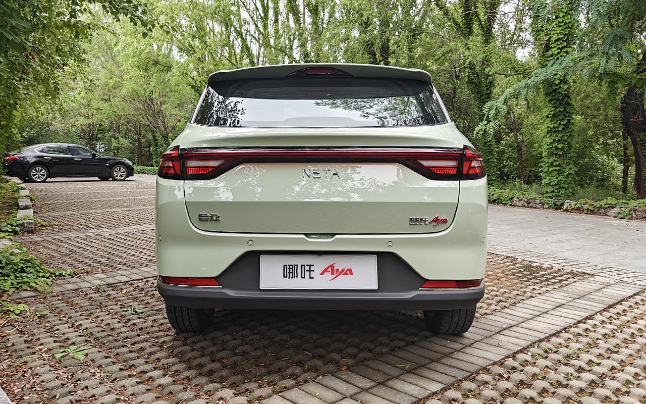 哪吒与印尼电动汽车出行公司合作，首批获50辆AYA车型订单