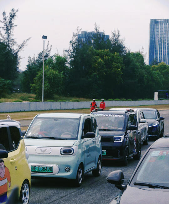 MINI还得五菱来造？四门的MINI EV要来了