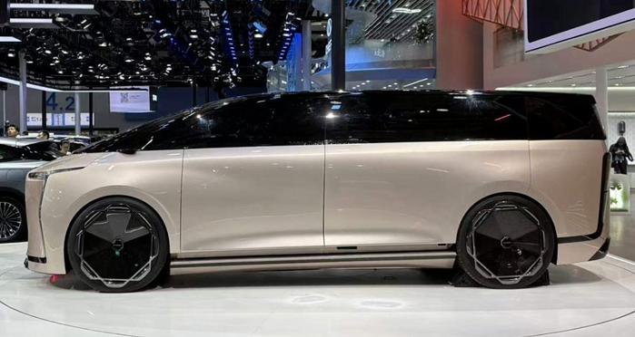 星途星纪元E08测试车下线