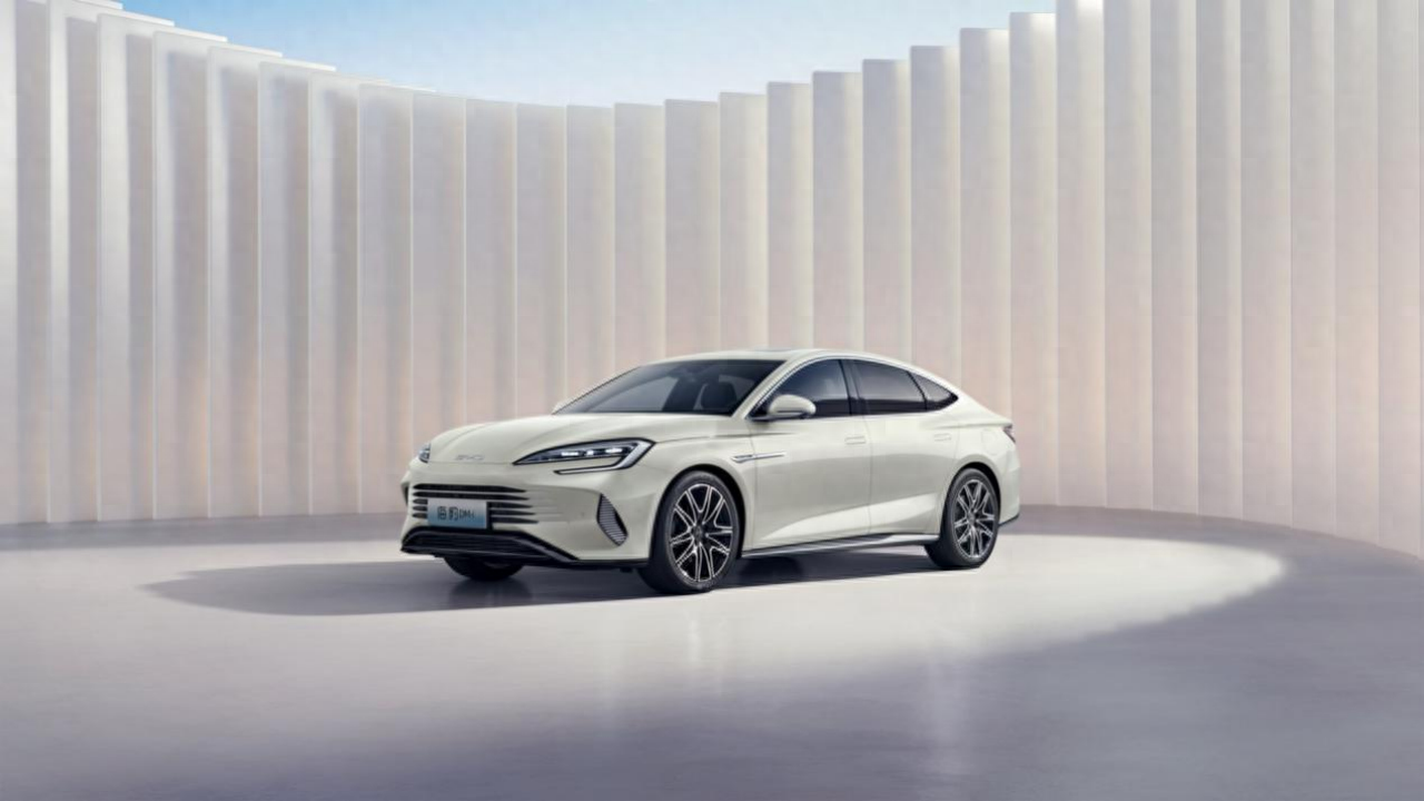 比亚迪全新插混轿车海豹05DM-i开启预售，预售价8.98万元起！