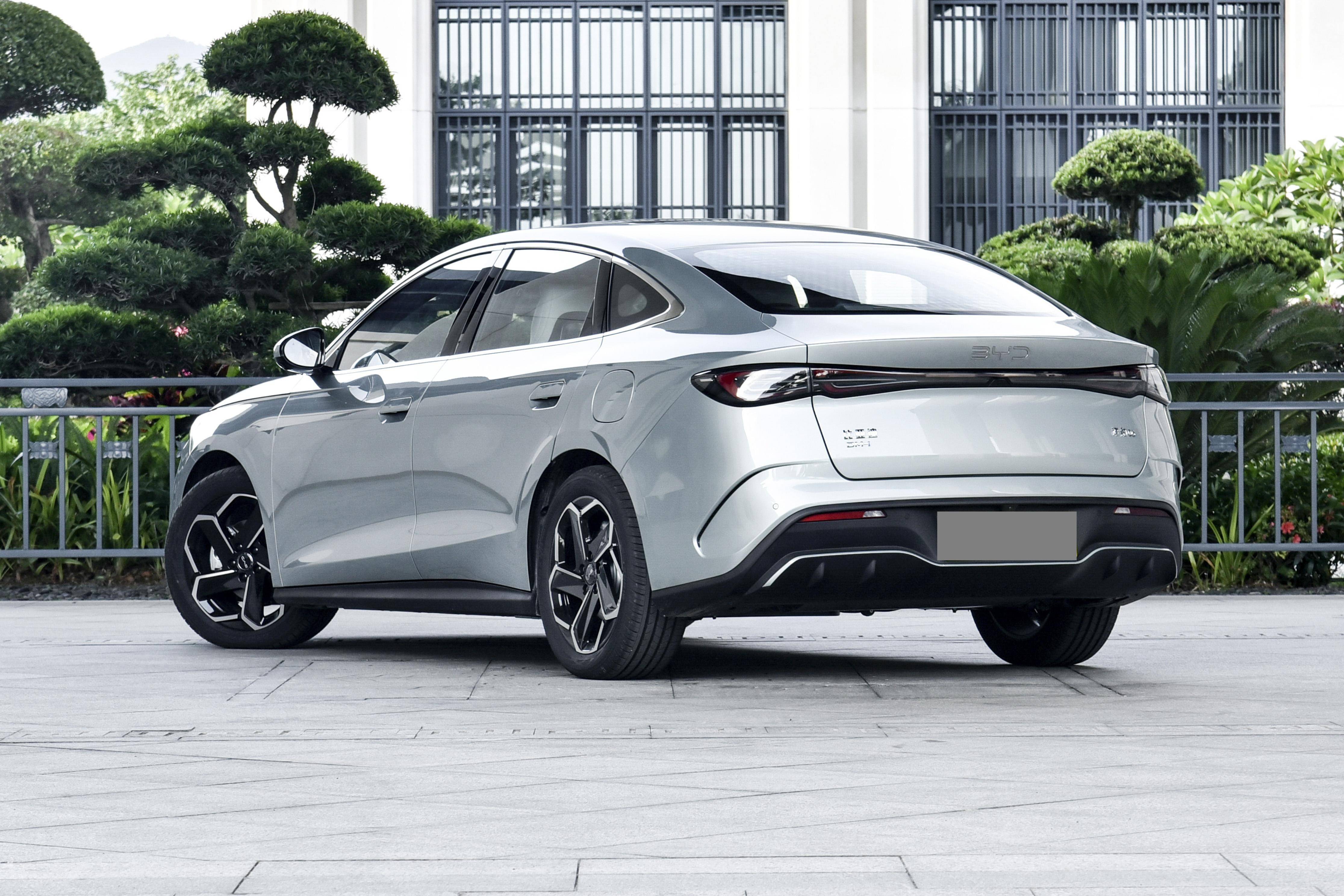 比亚迪全新插混轿车海豹05DM-i开启预售，预售价8.98万元起！