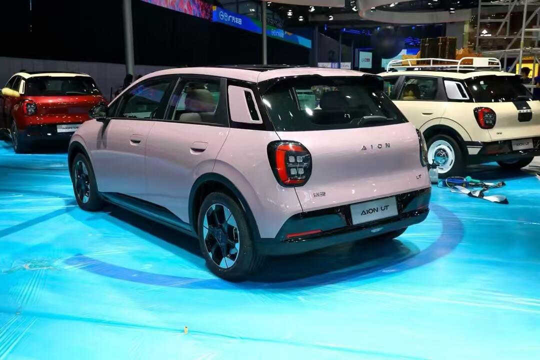 10万内大爆款，埃安UT“断层式领先”